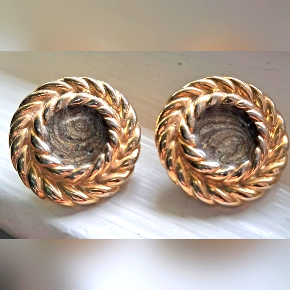 Elegant Gold-Tone Twisted Rope Vintage Cilp-on Earrings - Picture 1 of 5